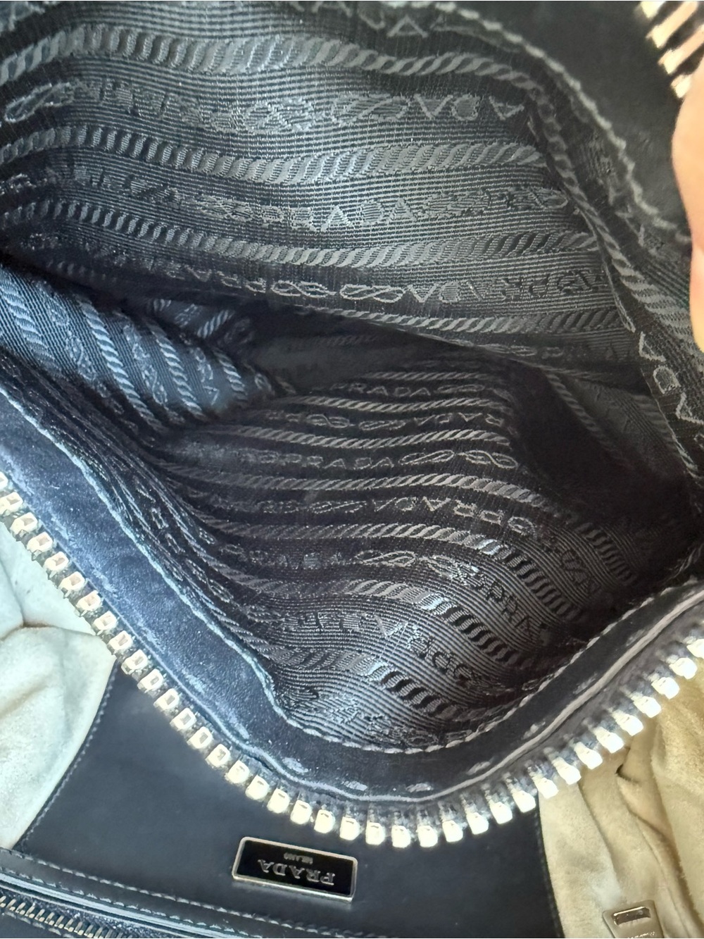 Authentic Prada Twin Pocket City Crossbody Tote in Black Saffiano Leather w/COA - Picture 9 of 15